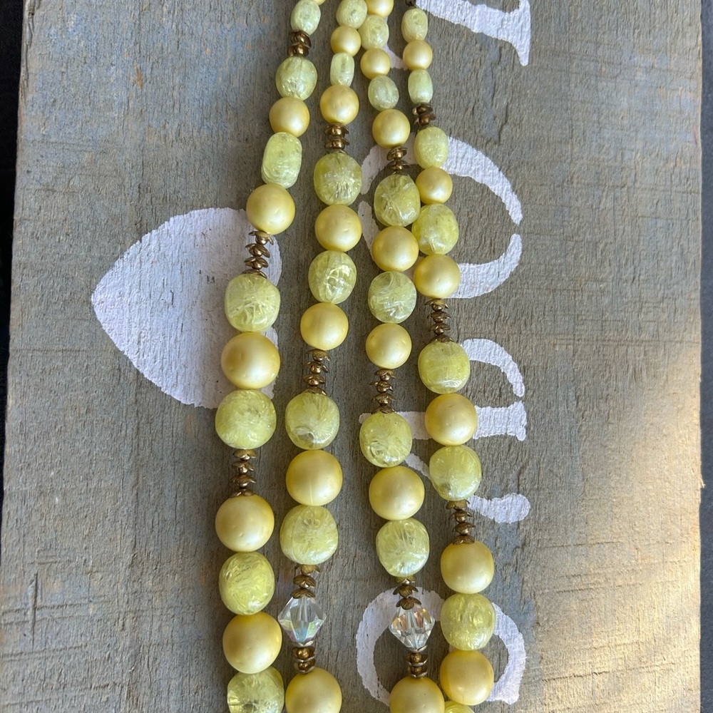 4/$50 Elegant Yellow Beaded Necklace 19-22 inches adjustable